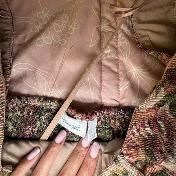 Floral Patterned Crop Top with Sheer Sleeves - Picture 2 of 3